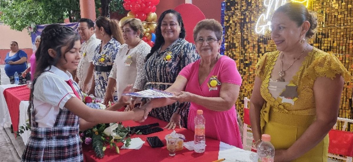 Luciernaga noticias | Clausura emotiva en...