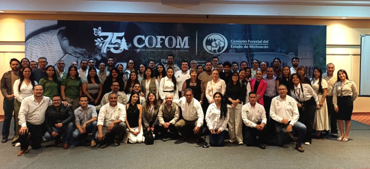 Luciernaga noticias | Cofom celebra 75 año...
