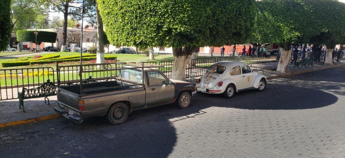 Coloca SSP vallas metálicas en plazas públicas...