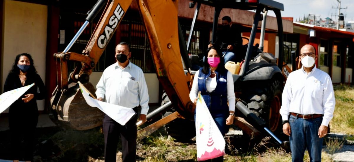 Arranca IIFEEM construcción de techumbre en secundaria...