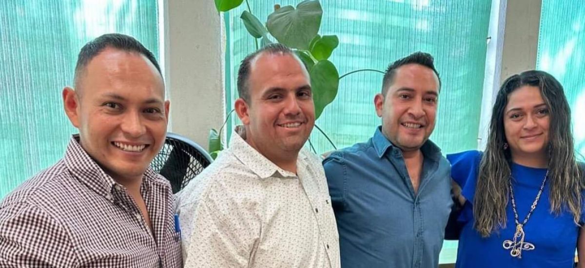 Alcalde de Carácuaro firma convenio con Faeispum