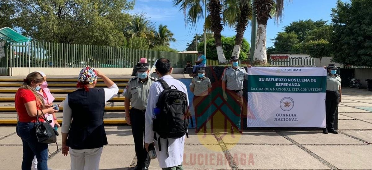 Héroes son homenajeados por otros héroes en...