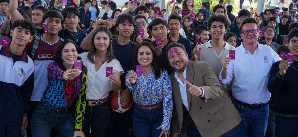 Luciernaga noticias | Gladyz Butanda entre...