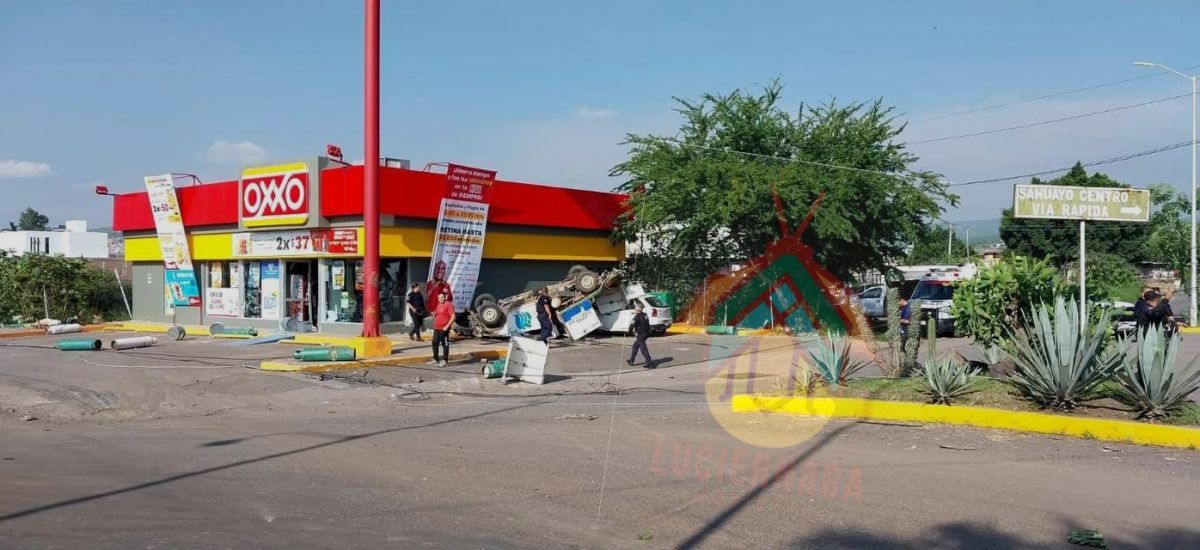 Luciernaga noticias | Tráiler fuera de con...
