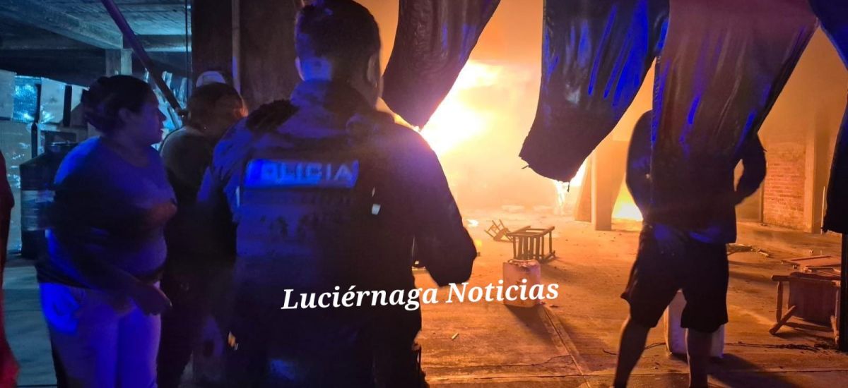 Luciernaga noticias | Se incendia mueblerí...