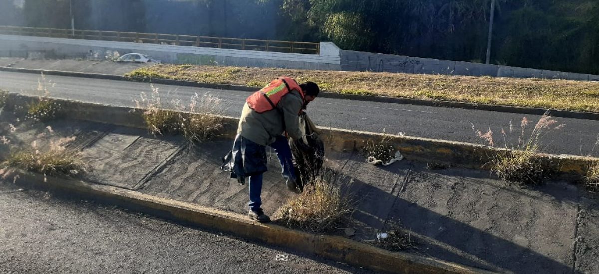 Trabajadores del SLyT “palean” libramiento norte