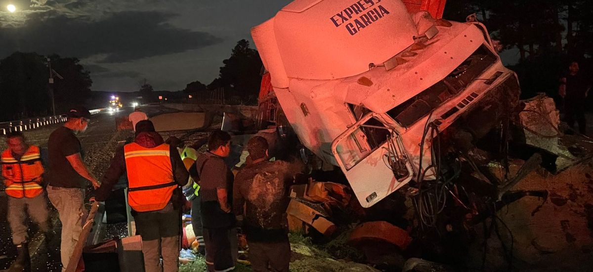 Accidente en Autopista de Occidente, tráiler se...