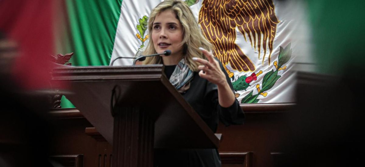 Luciernaga noticias | Brissa Arroyo presen...