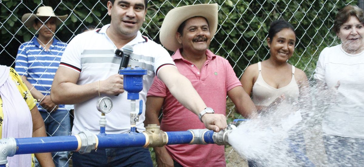 Luciernaga noticias | El agua llegó con pa...