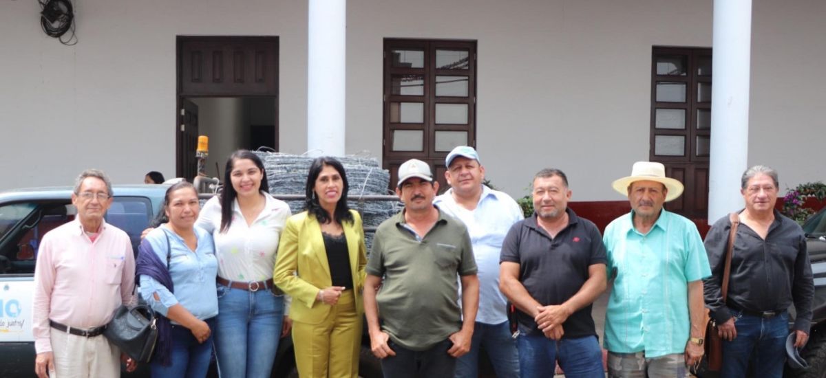 Ayuntamiento de Ario entrega  Programa “Alambre de...