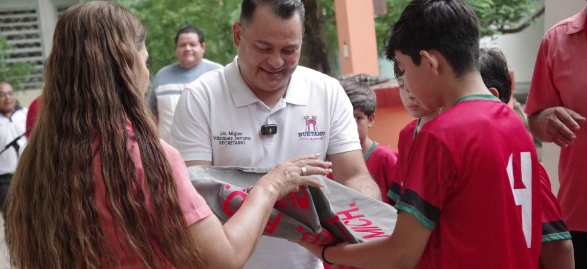 Luciernaga noticias | Abanderan al Equipo...