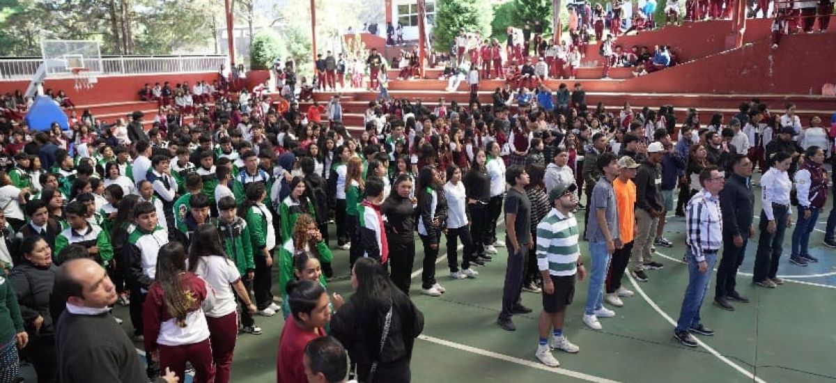 Luciernaga noticias | Más de mil 300 jóven...