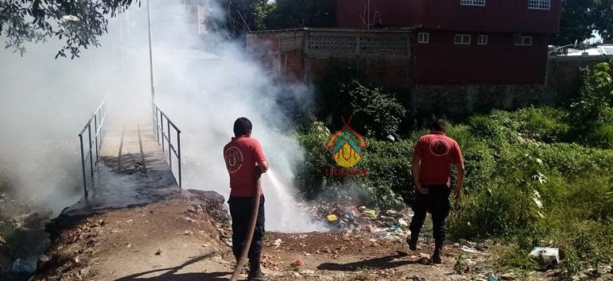 Incendian basurero clandestino en Apatzingán