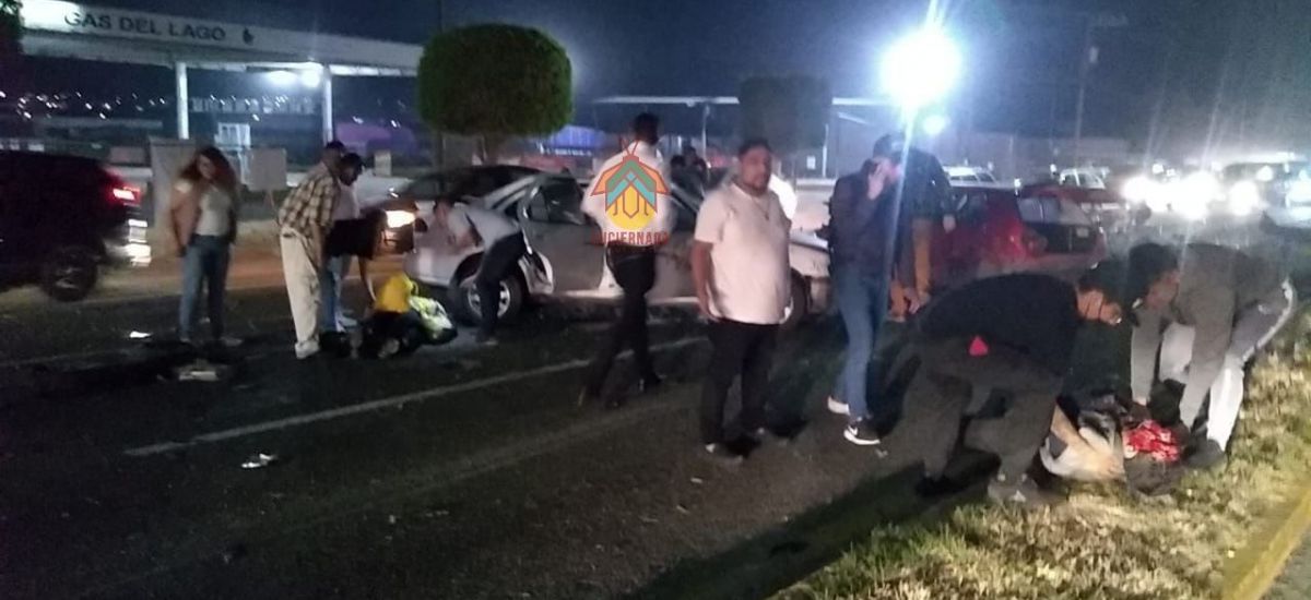 Tres heridos en carambola vehicular en salida...