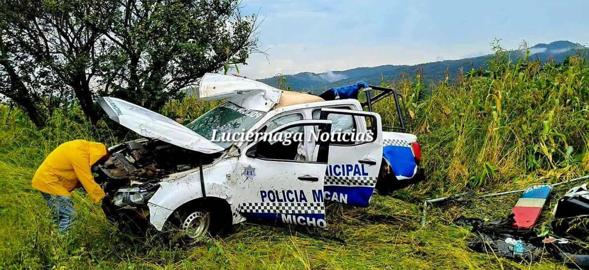 Luciernaga noticias | Cinco policías h3r!d...