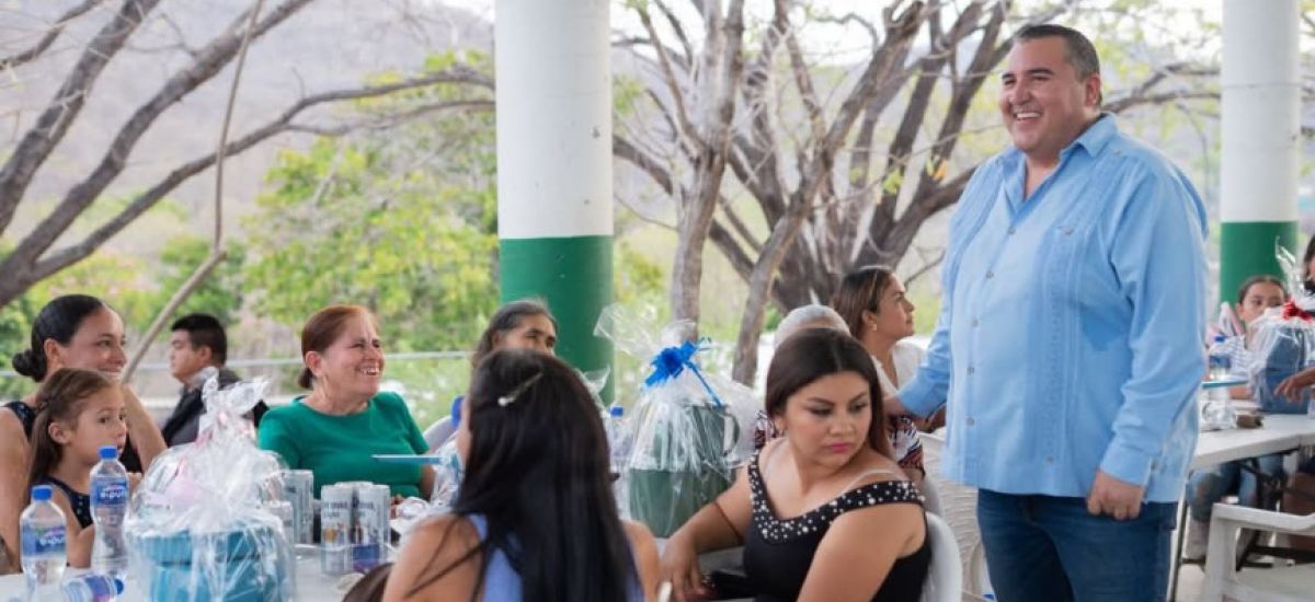 Luciernaga noticias | Siguen celebrando a...