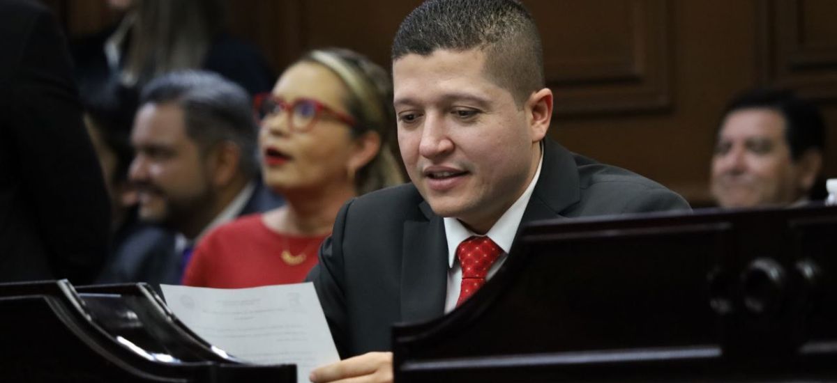 Luciernaga noticias | Legislando con y par...