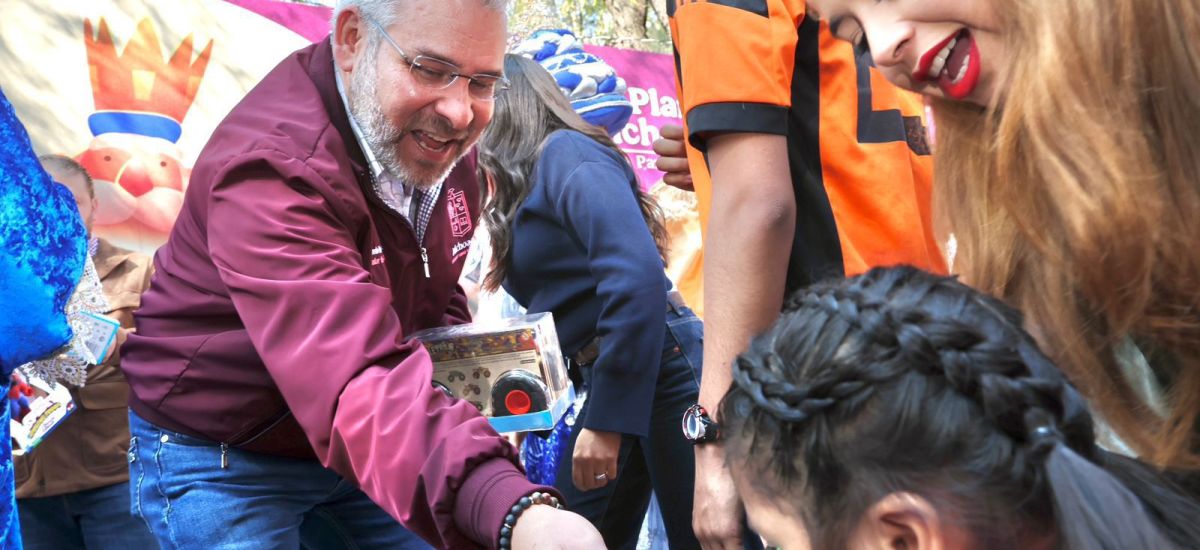 Luciernaga noticias | Con entrega de jugue...