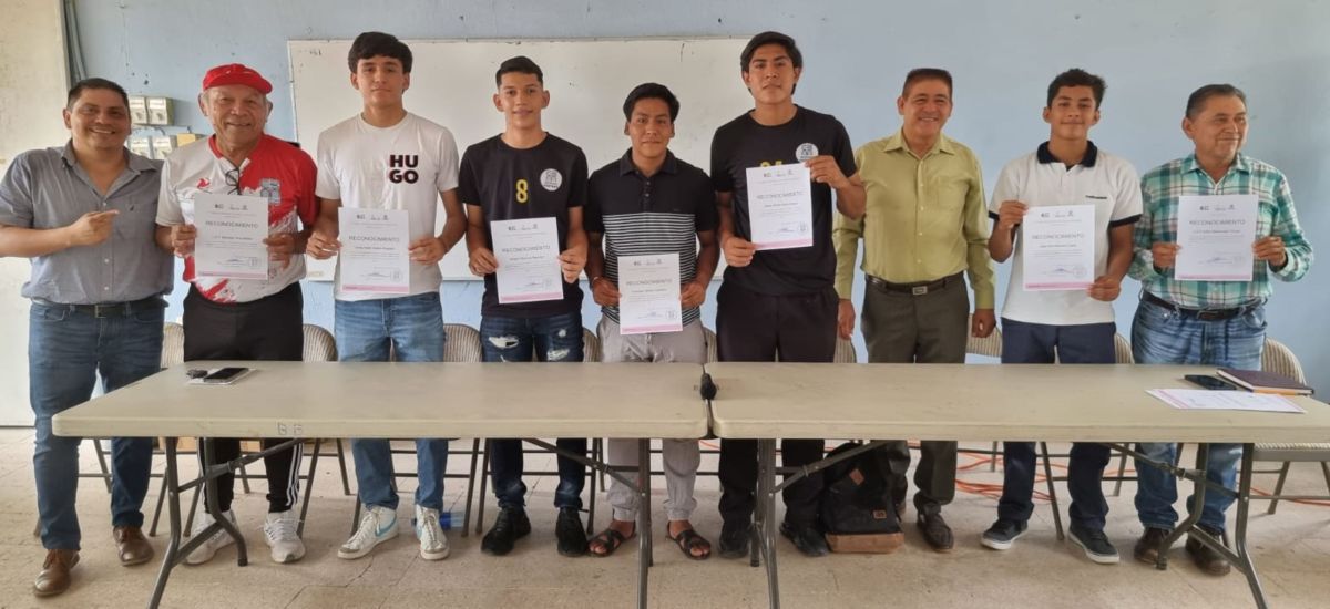 Luciernaga noticias | Plantel Huetamo dest...
