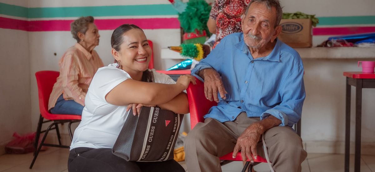 Luciernaga noticias | Adultos mayores de V...