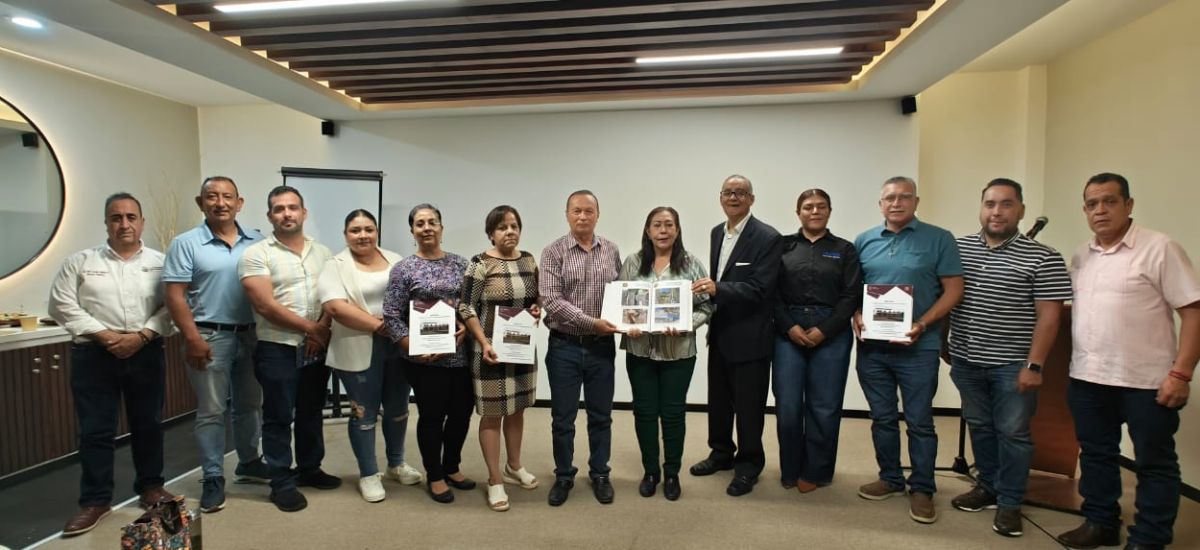 Administración municipal de Tacámbaro presenta "El Libro...