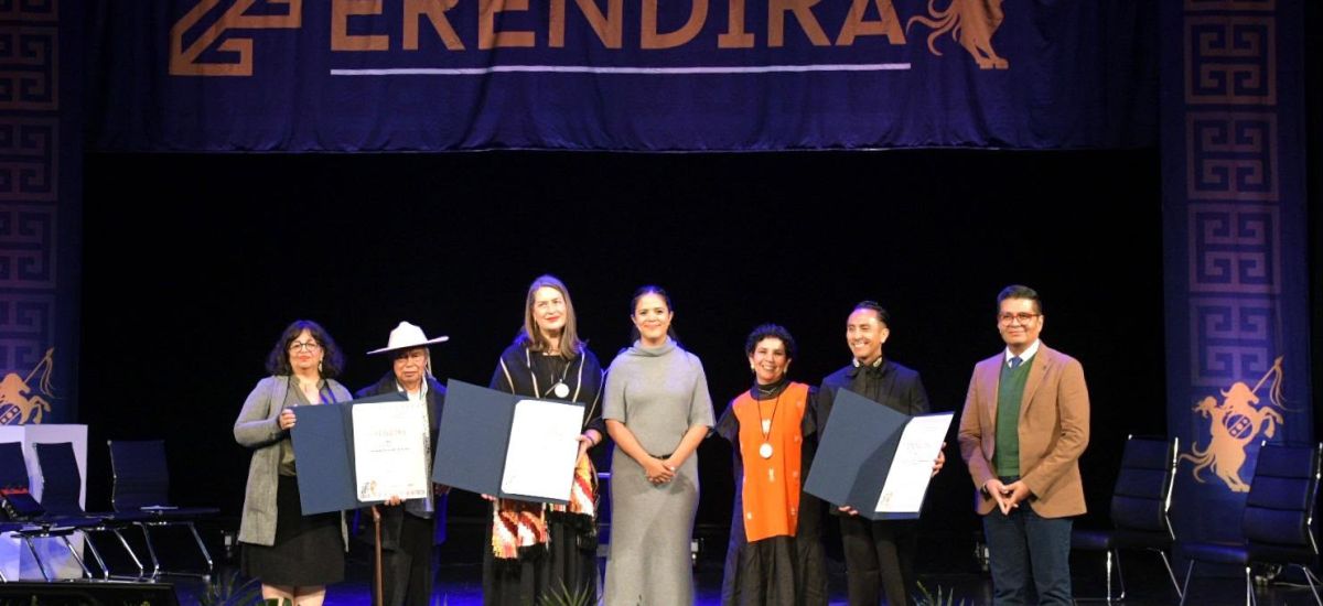 Luciernaga noticias | Premio Eréndira cele...