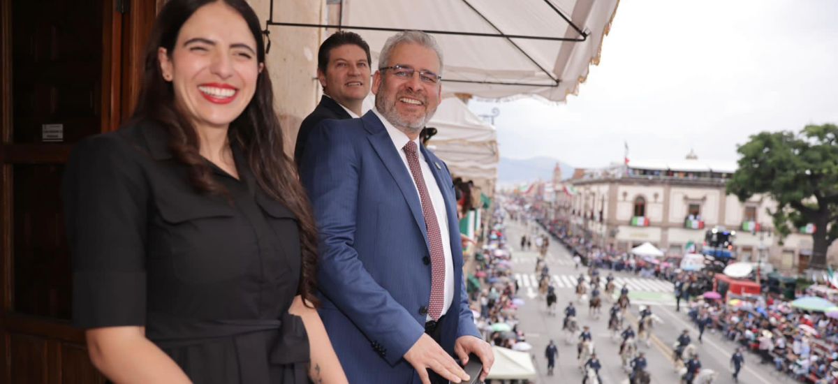 Luciernaga noticias | Con desfile presidid...