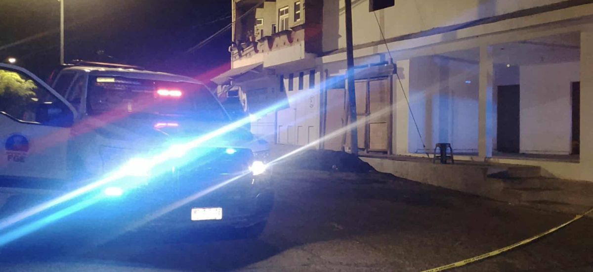 Luciernaga noticias | Camioneta emb!ste a...