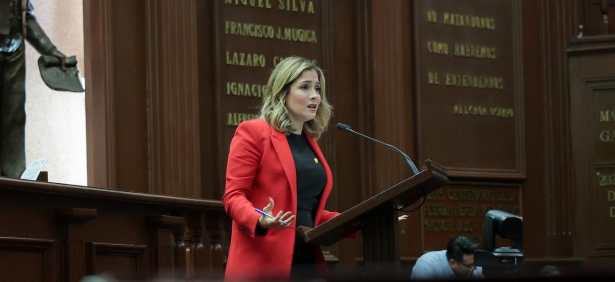 Luciernaga noticias | Brissa Arroyo alza l...