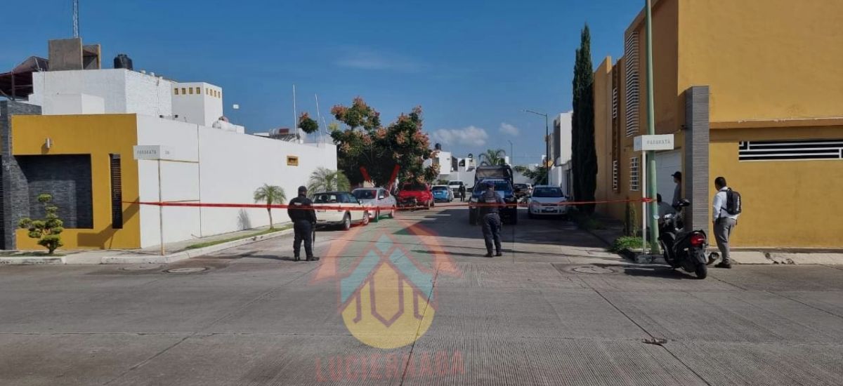 Profesionista es hallado asesinado dentro de su...