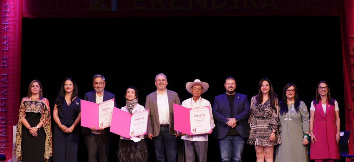 Luciernaga noticias | Reconoce Bedolla a a...