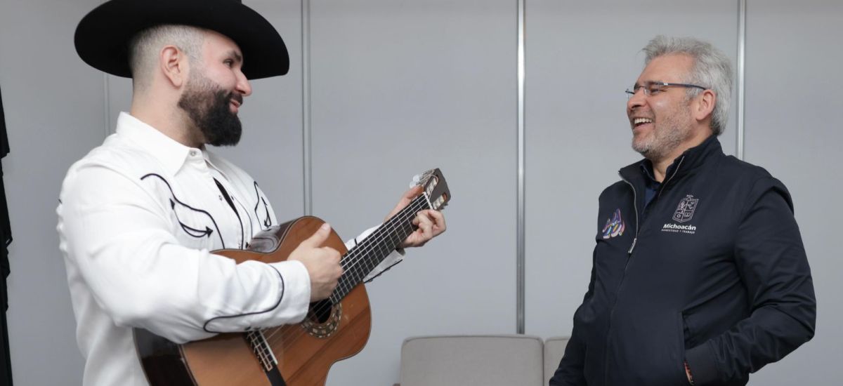 Luciernaga noticias | Con guitarra de Para...