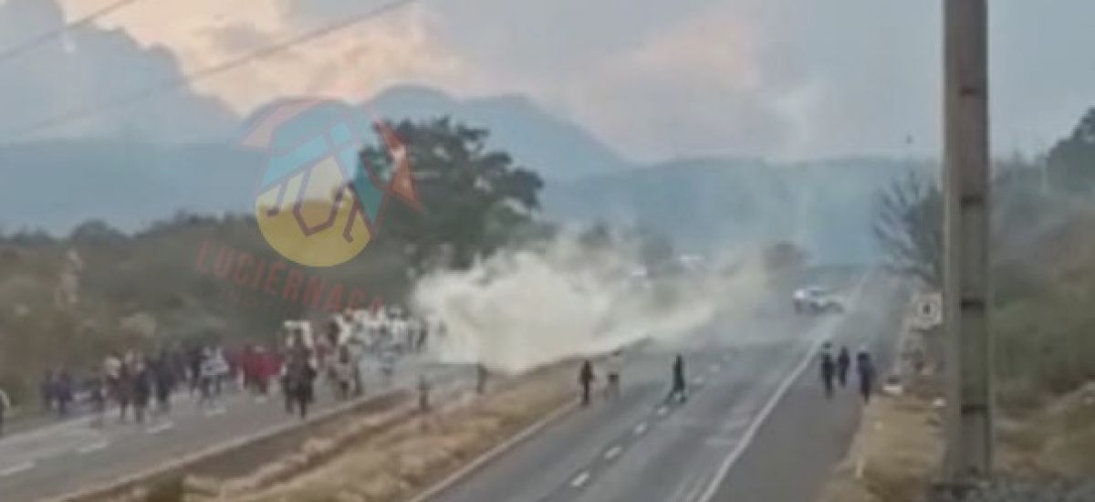 Normalistas intentan bloquear la Morelia-Pátzcuaro; la UROP...