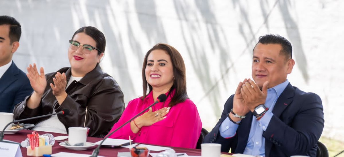 Luciernaga noticias | Gladyz Butanda prior...