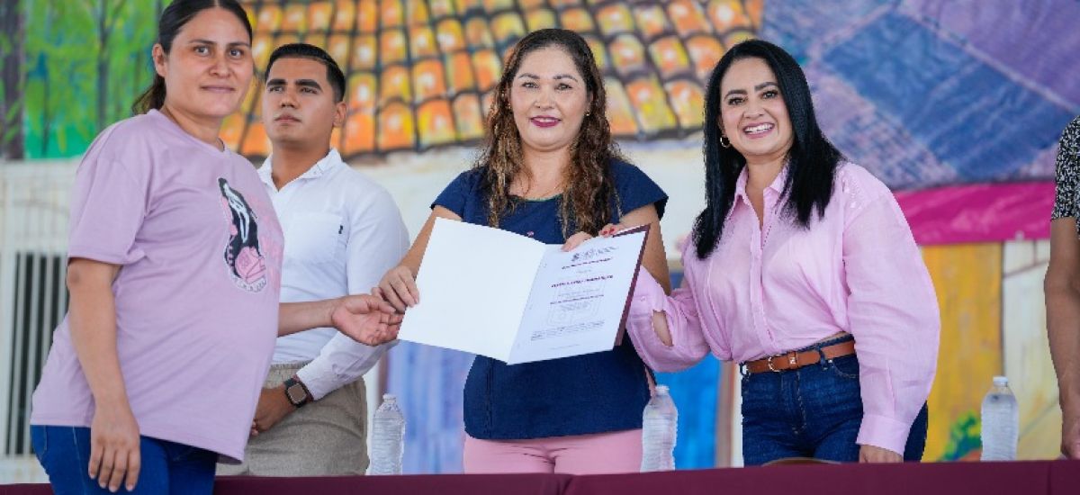 Luciernaga noticias | Entrega Gladyz Butan...