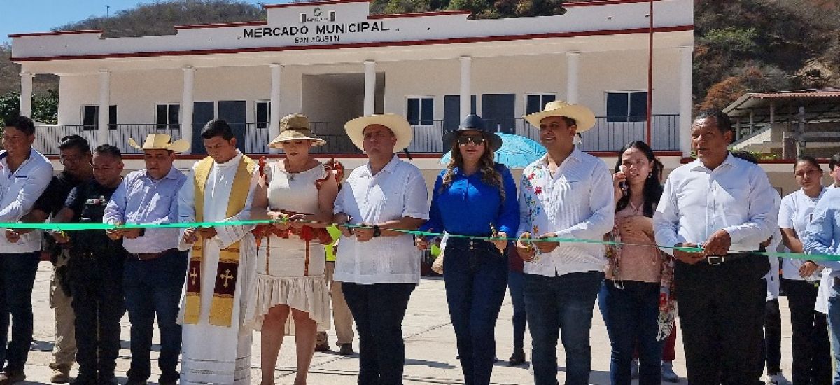 Inaugura Reynaldo Gómez el anhelado mercado municipal...