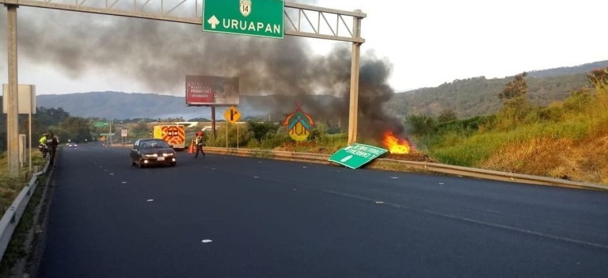 Vehículo se accidenta en la pista '"Siglo...