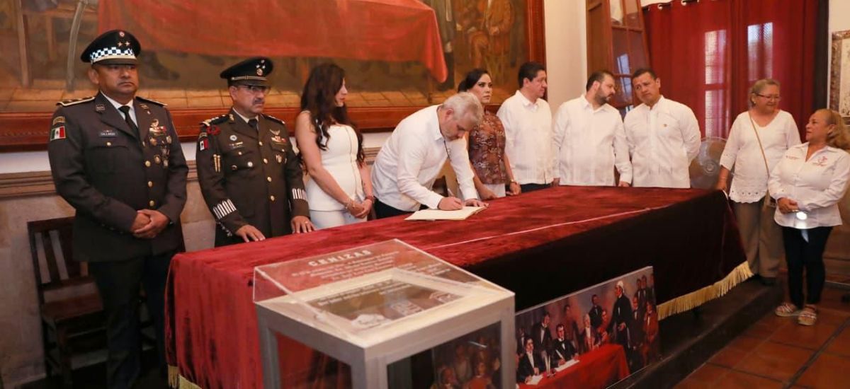 Luciernaga noticias | Conmemora Bedolla el...