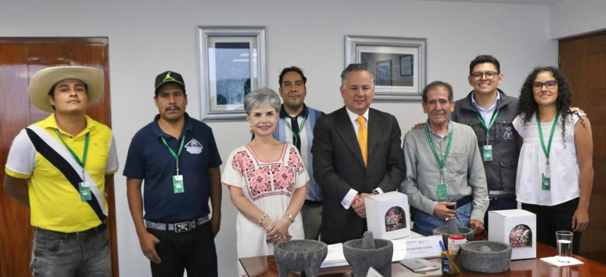 Luciernaga noticias | Esferas y Molcajetes...