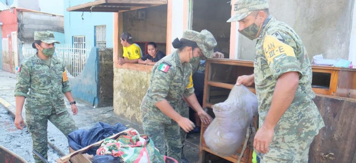 Ejército y Fuerza Aérea Mexicanos benefician a...