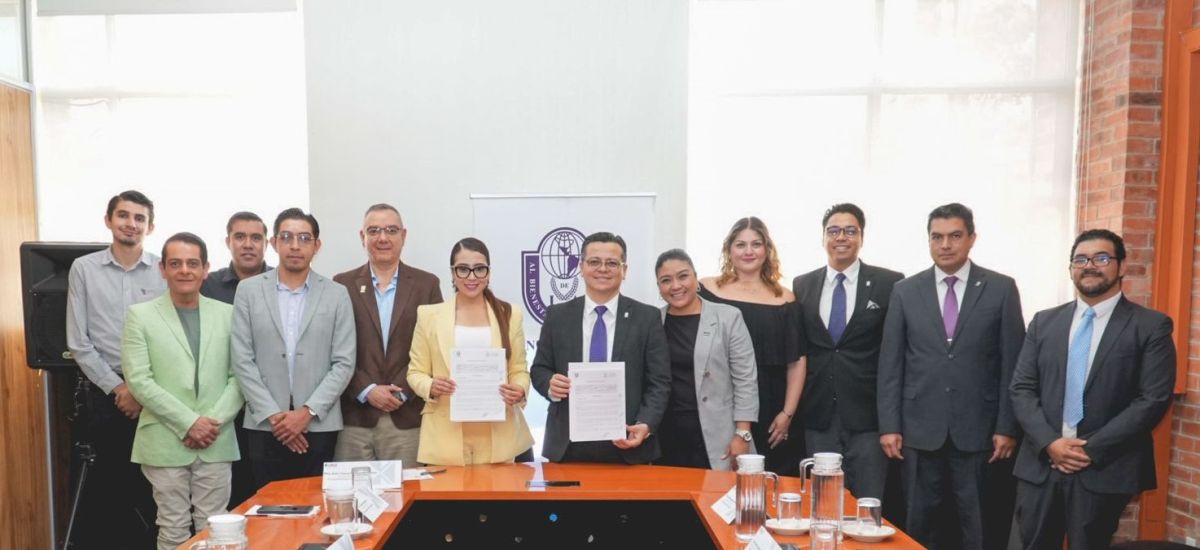Luciernaga noticias | Yohana Mendoza firma...