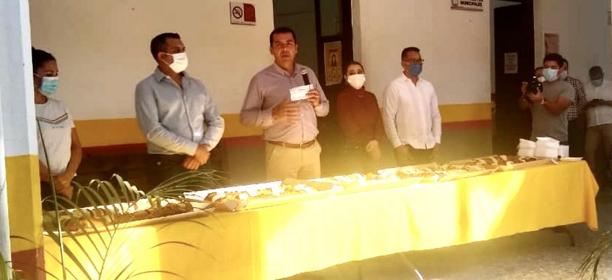 Juan Luis García compartió la rosca de...