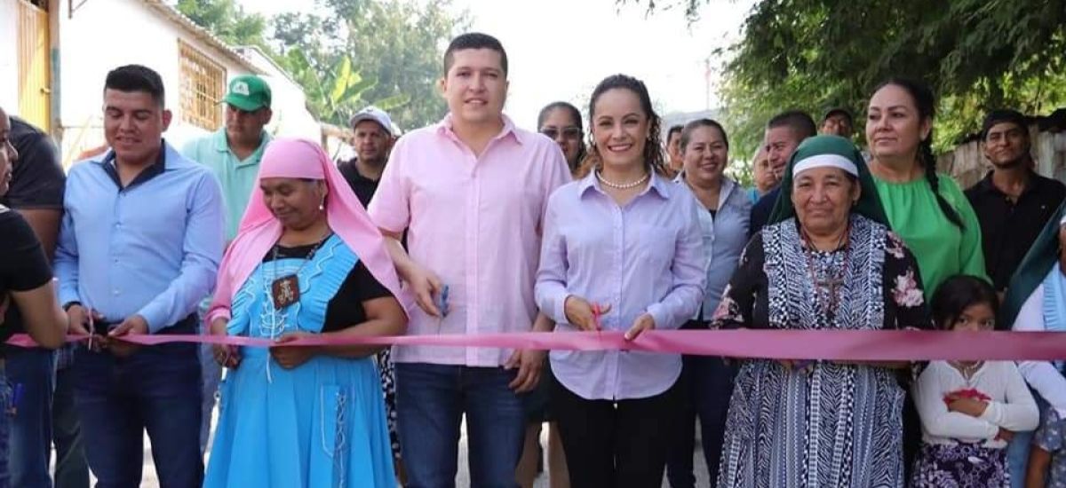 Alcalde Vicente Gómez inaugura importante calle en...