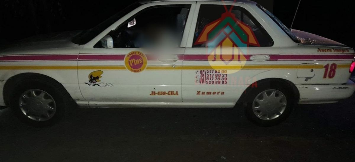 Delincuentes atacan taxi en Jacona; hay tres...