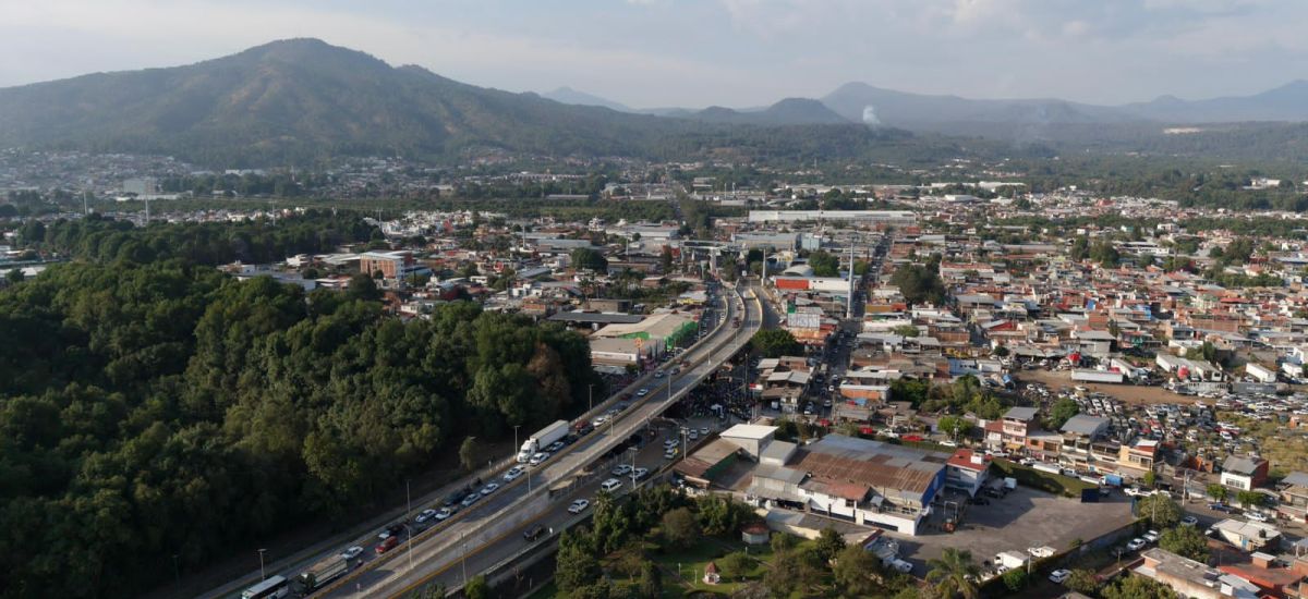 Luciernaga noticias | Bedolla cumple y ent...